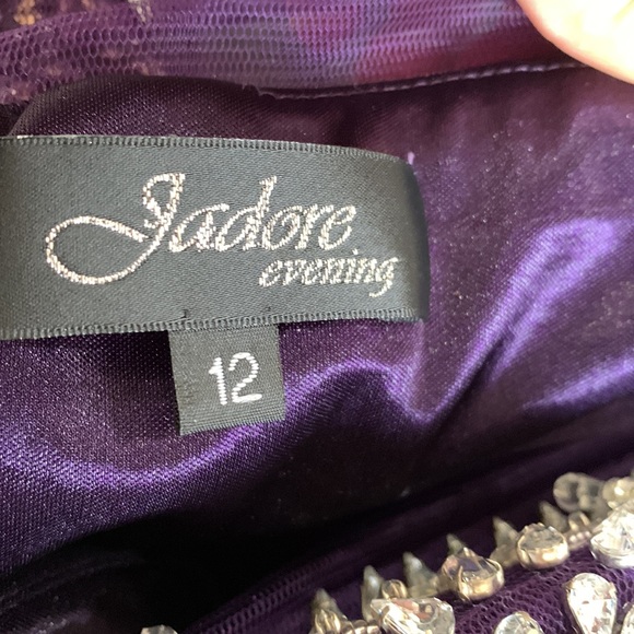 Gown - Picture 4 of 4